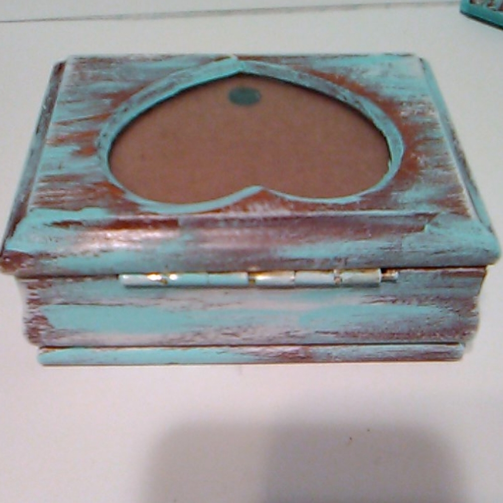Handpainted jewelry box and heart shell sign - Picture 5 of 8